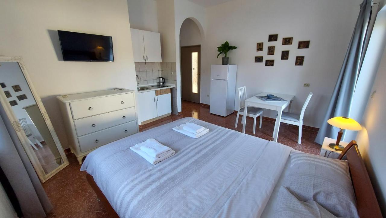 Ferienwohnung Soline Ada Pjescana Uvala Exterior foto