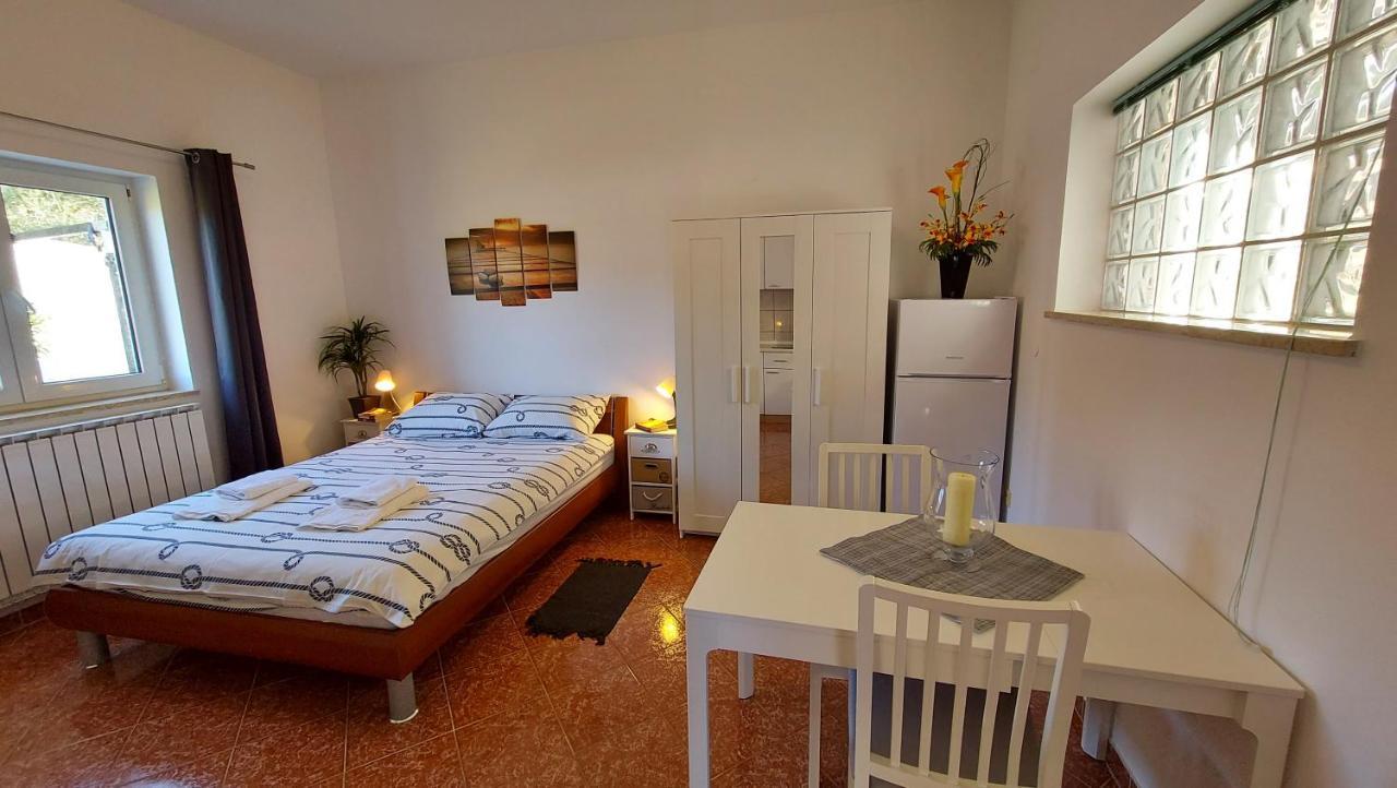 Ferienwohnung Soline Ada Pjescana Uvala Exterior foto