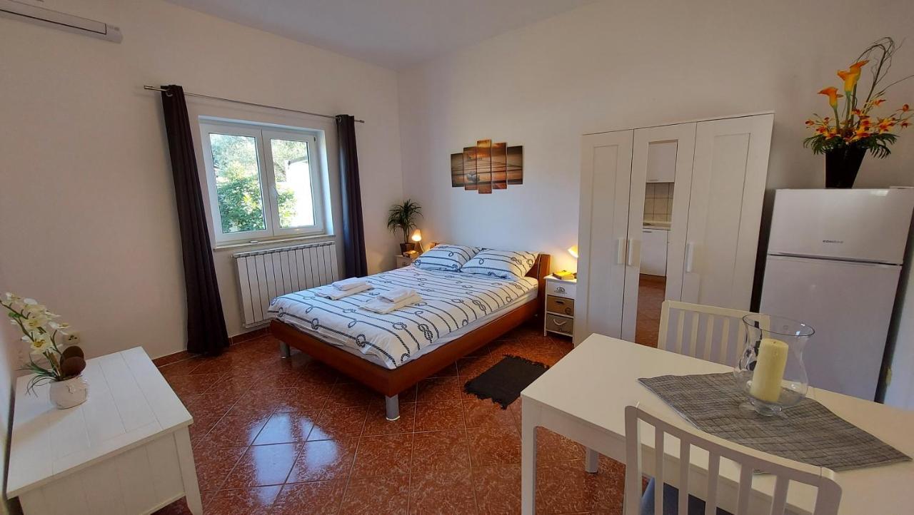 Ferienwohnung Soline Ada Pjescana Uvala Exterior foto